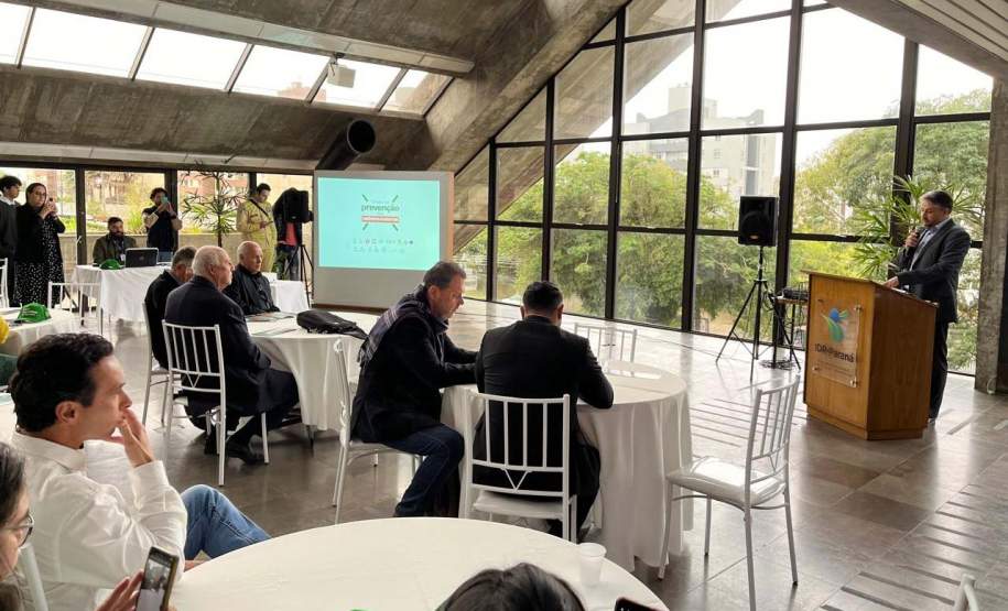 Com novo mascote, Paraná inicia campanha de prevenção de incêndios florestais