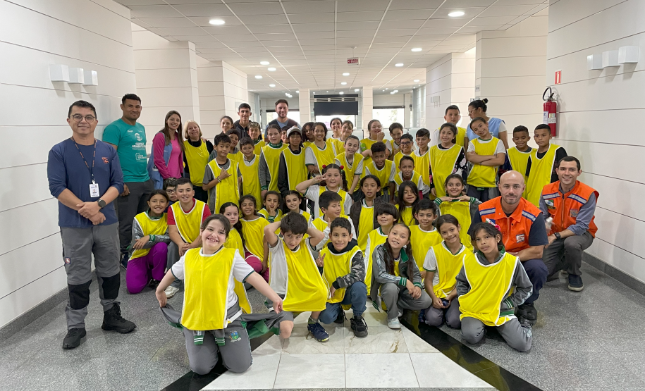 Defesa Civil Estadual recebe alunos da rede municipal de Campina Grande do Sul