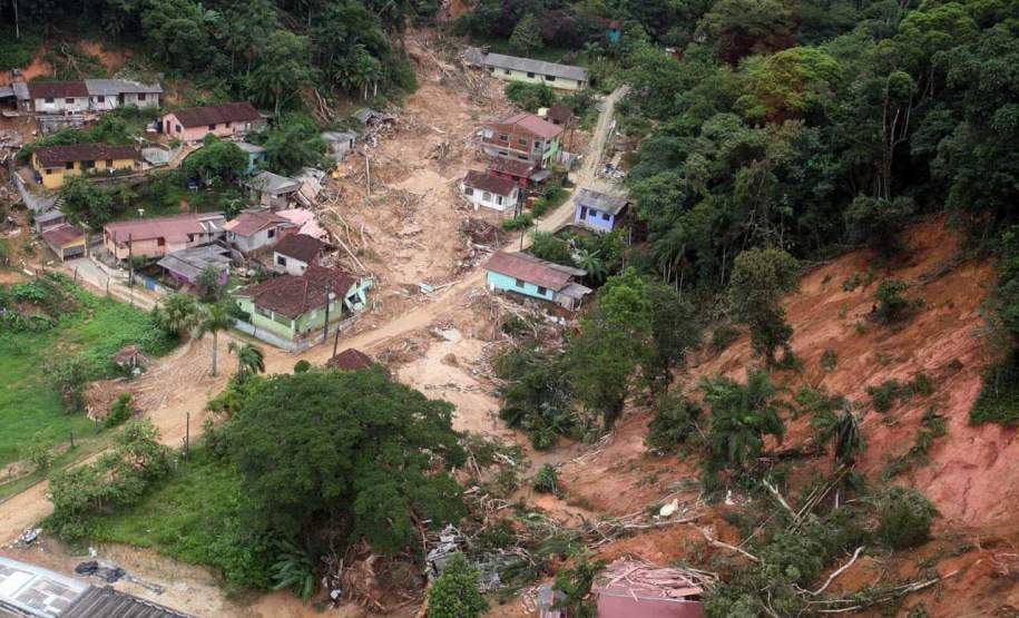 Voluntariado: conheça paranaenses que fazem a diferença em eventos extremos