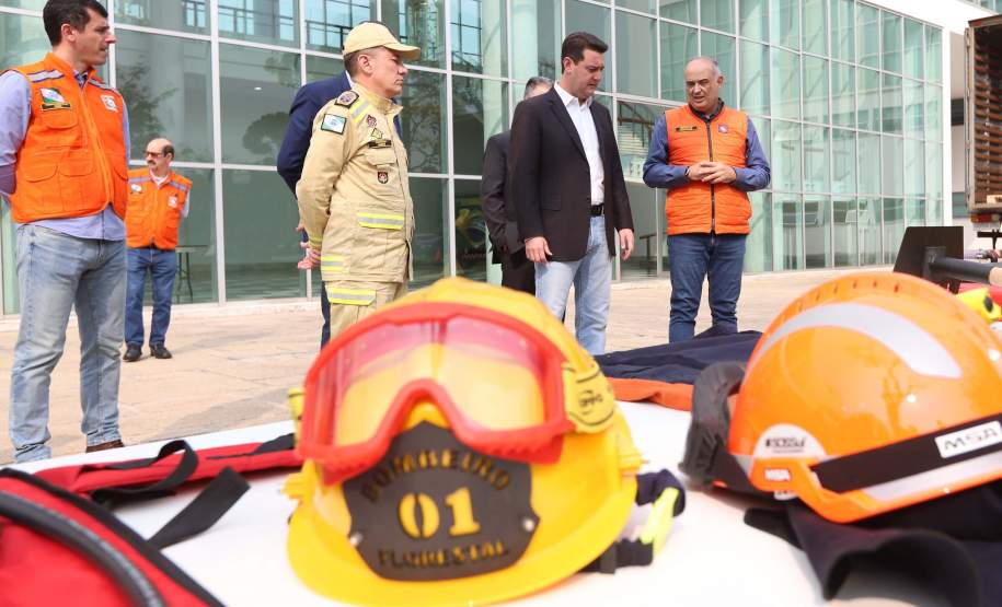 Autoridades e equipamentos que serão adquiridos