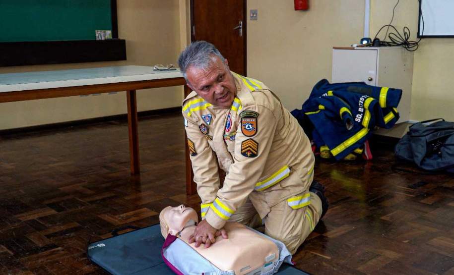 Estado capacita 5,8 mil servidores da educação para atuar como brigadistas