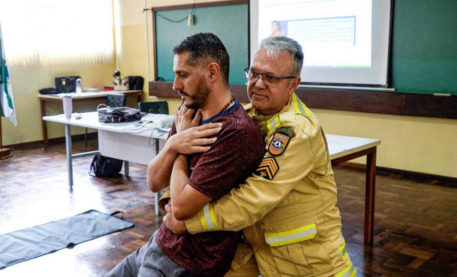 Estado capacita 5,8 mil servidores da educação para atuar como brigadistas