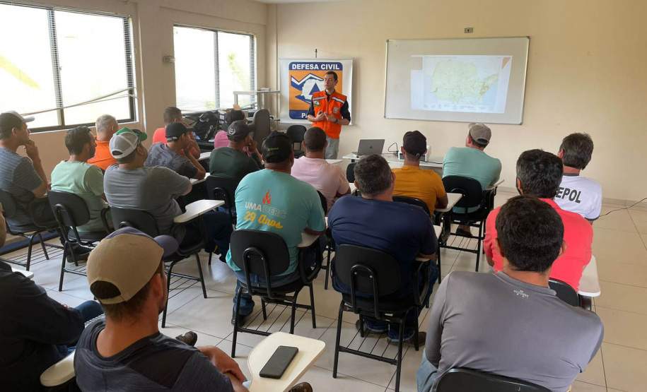 Força-tarefa de combate a incêndios inicia treinamento de 600 brigadistas florestais