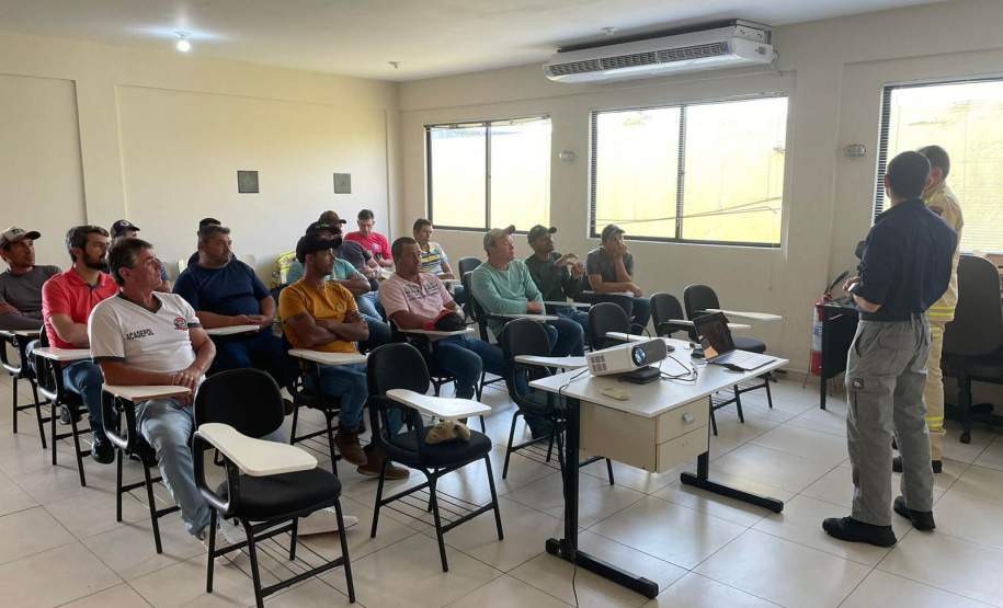Força-tarefa de combate a incêndios inicia treinamento de 600 brigadistas florestais