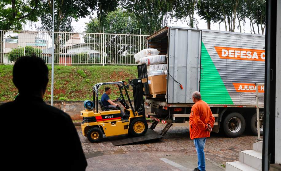 Defesa Civil envia ajuda humanitária para Dois Vizinhos após estragos do granizo
