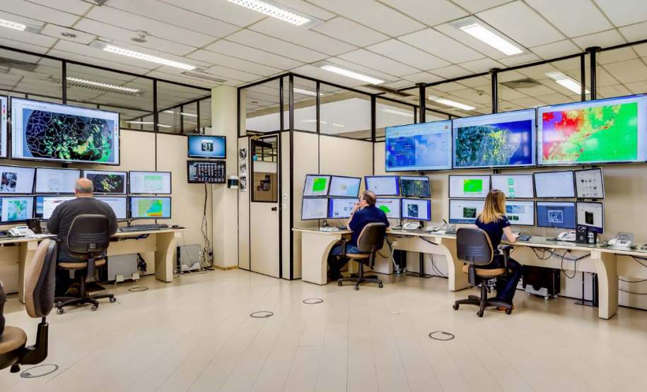 Com sistema robusto, Defesa Civil já fez 543 alertas de situações de risco em 2024