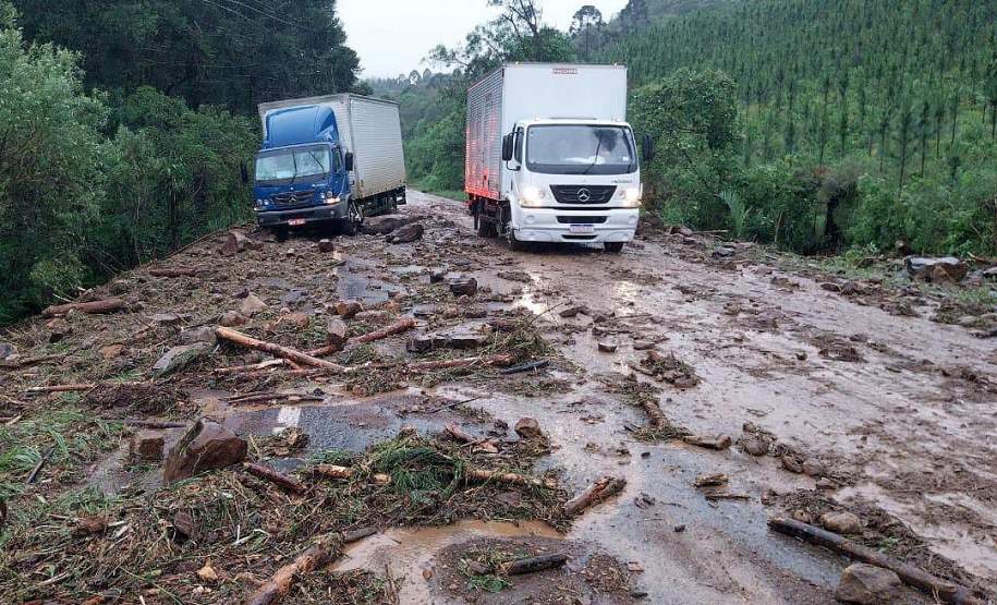 Governador determina força-tarefa para ajuda às vítimas das chuvas em General Carneiro