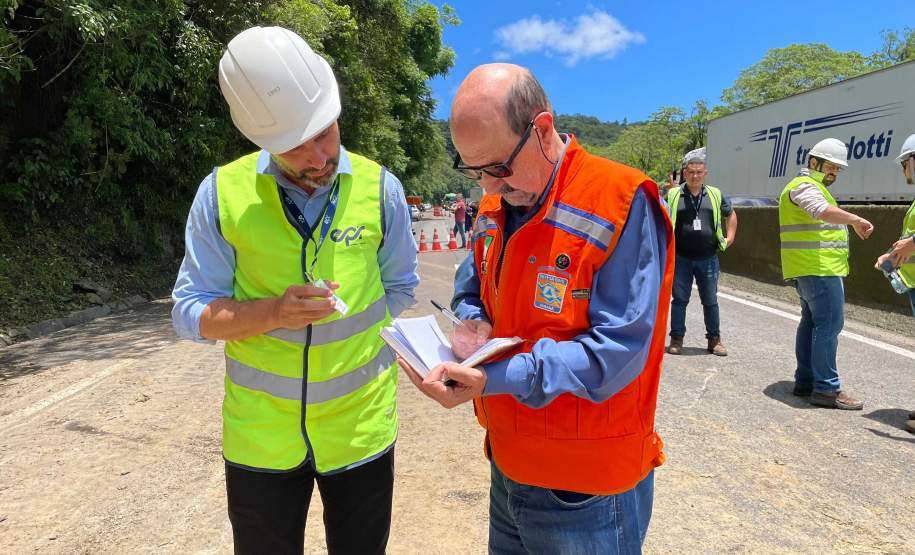 Defesa Civil Estadual acompanha situação da queda de rochas na BR-277