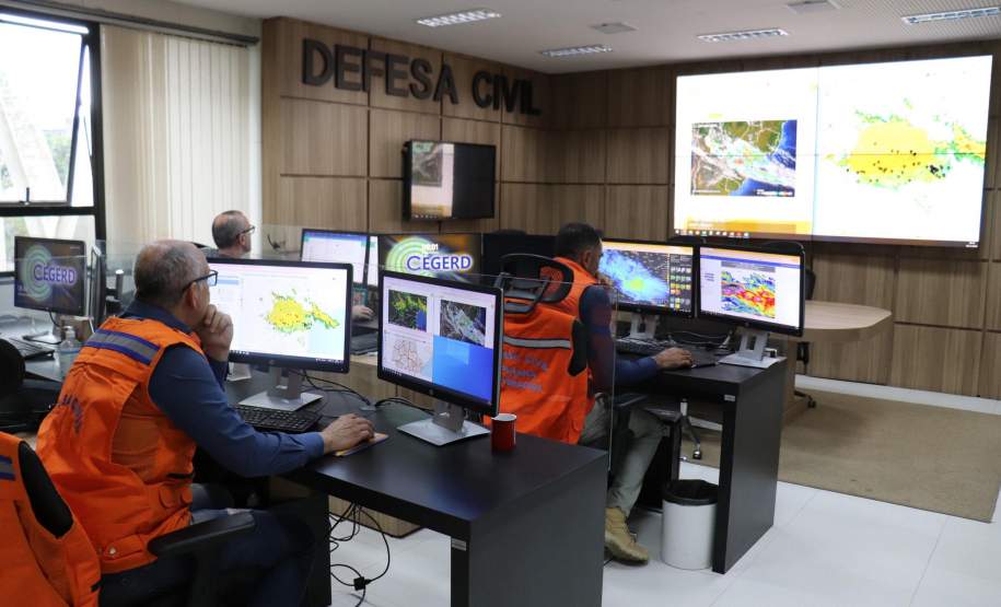 Chuvas ultrapassam 100 mm em várias cidades no sábado e Defesa Civil registra ocorrências