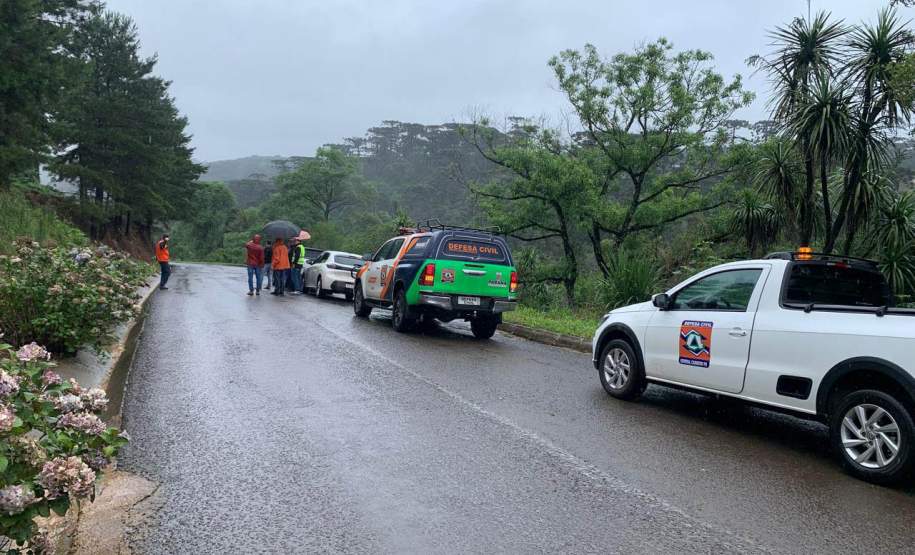 Pós-chuvas: equipes da Defesa Civil e IAT vistoriam pontos críticos em General Carneiro