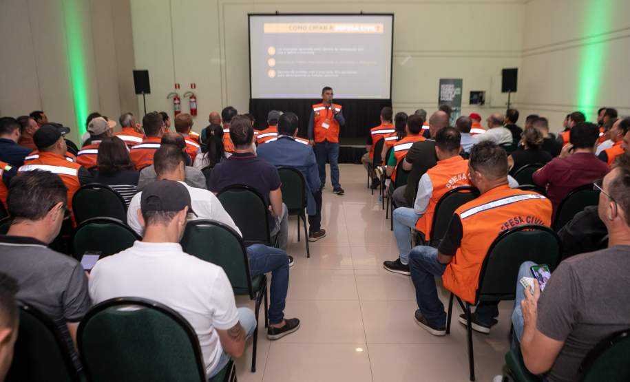 Defesa Civil prepara coordenadores municipais para enfrentar desastres no Paraná