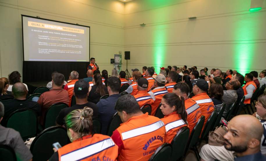 Defesa Civil prepara coordenadores municipais para enfrentar desastres no Paraná