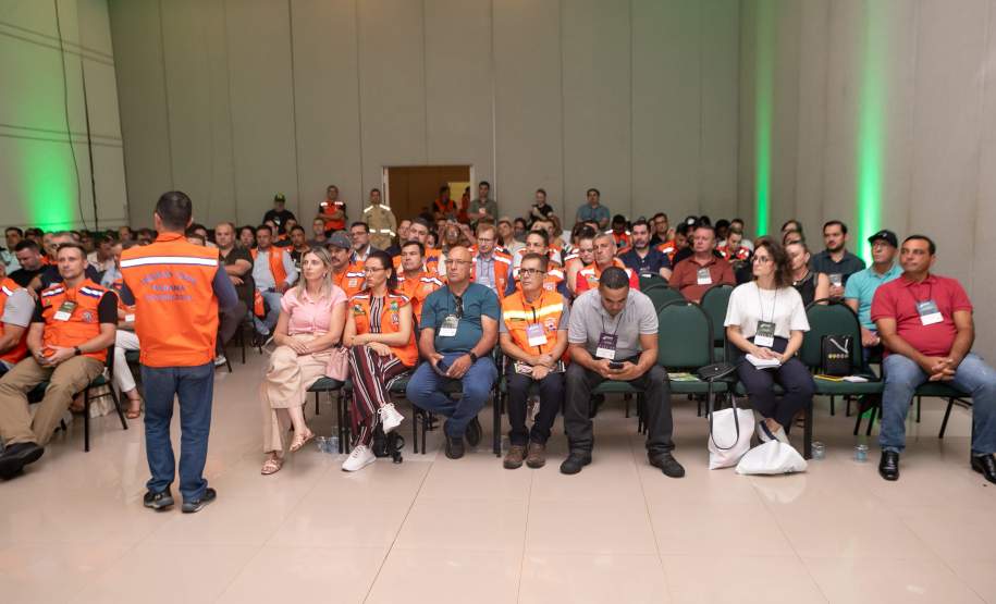 Defesa Civil prepara coordenadores municipais para enfrentar desastres no Paraná