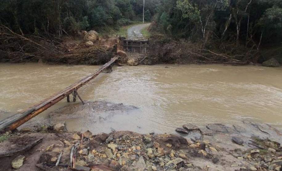 Com orientação e auxílio da Defesa Civil Estadual, Dois Vizinhos reconstrói seis pontes