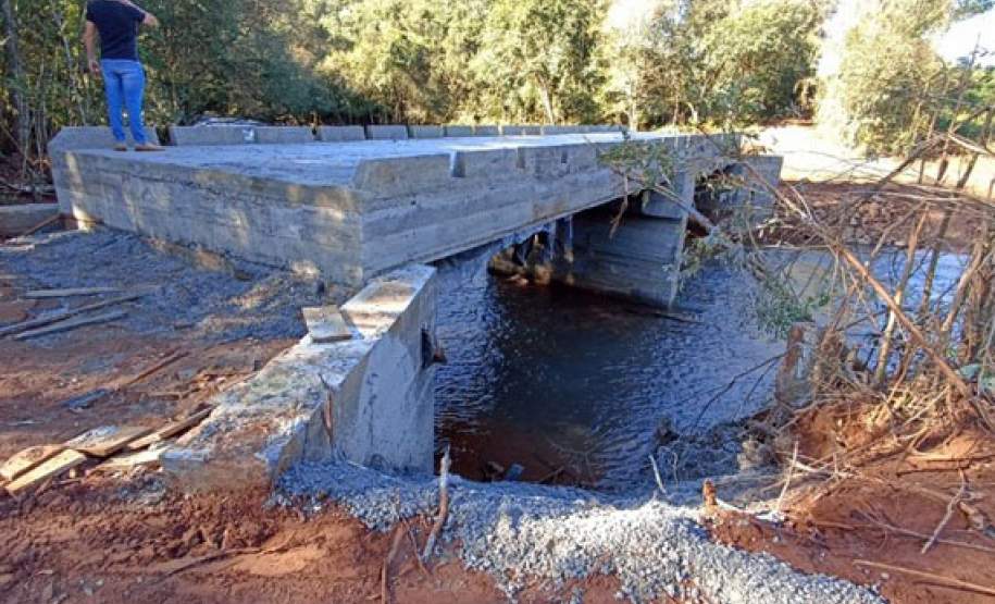 Com orientação e auxílio da Defesa Civil Estadual, Dois Vizinhos reconstrói seis pontes