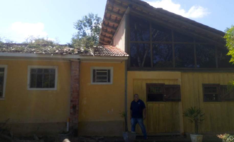 Após tempestade, Defesa Civil Estadual vai enviar 4 mil telhas para Balsa Nova