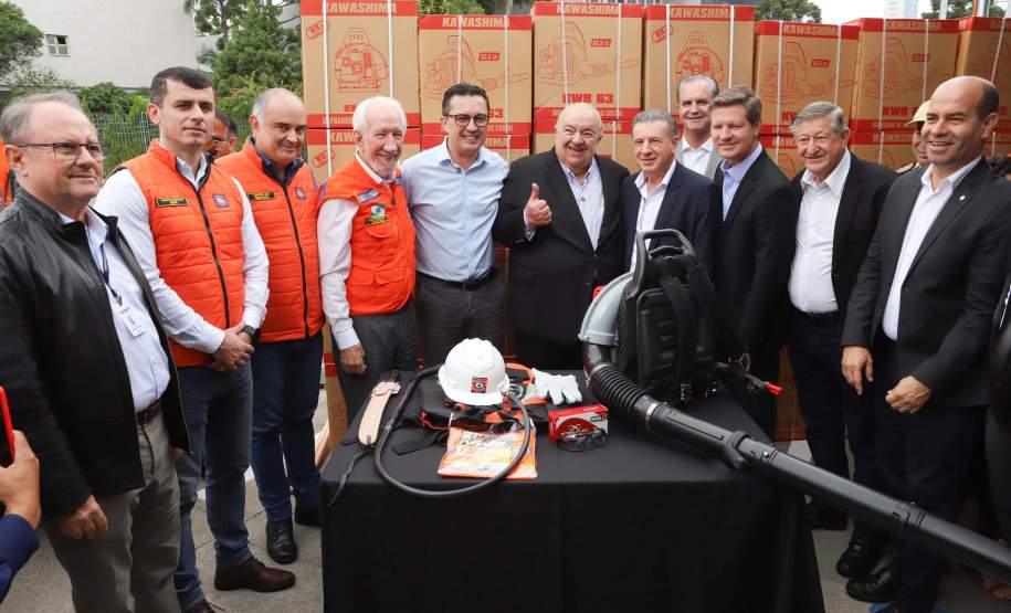 Resposta rápida: Estado entrega equipamentos a 100 municípios para combate a incêndios