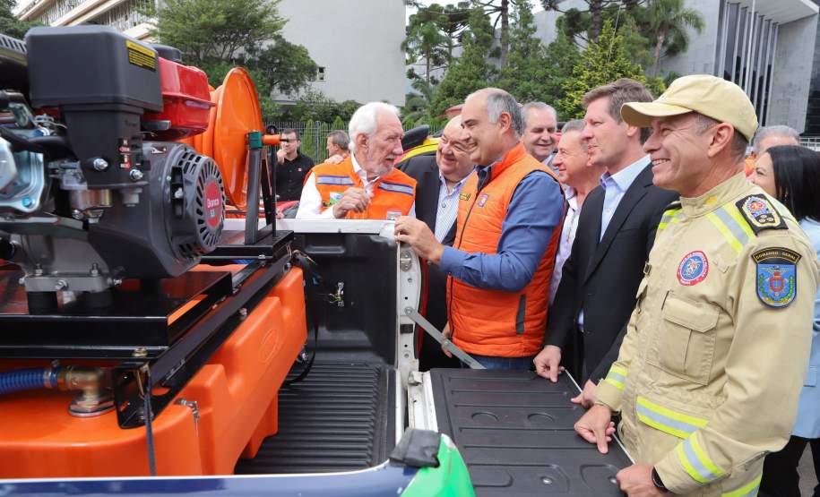 Resposta rápida: Estado entrega equipamentos a 100 municípios para combate a incêndios