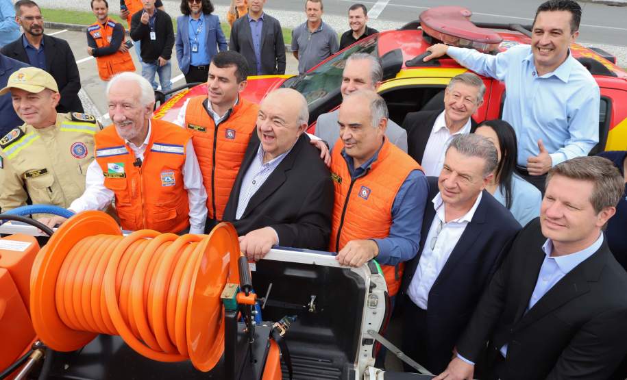 Resposta rápida: Estado entrega equipamentos a 100 municípios para combate a incêndios