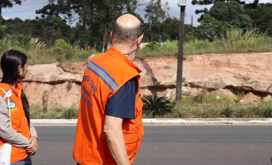 Técnicos Defesa Civil, IAT e Amep vão a campo avaliar condições geológicas na RMC