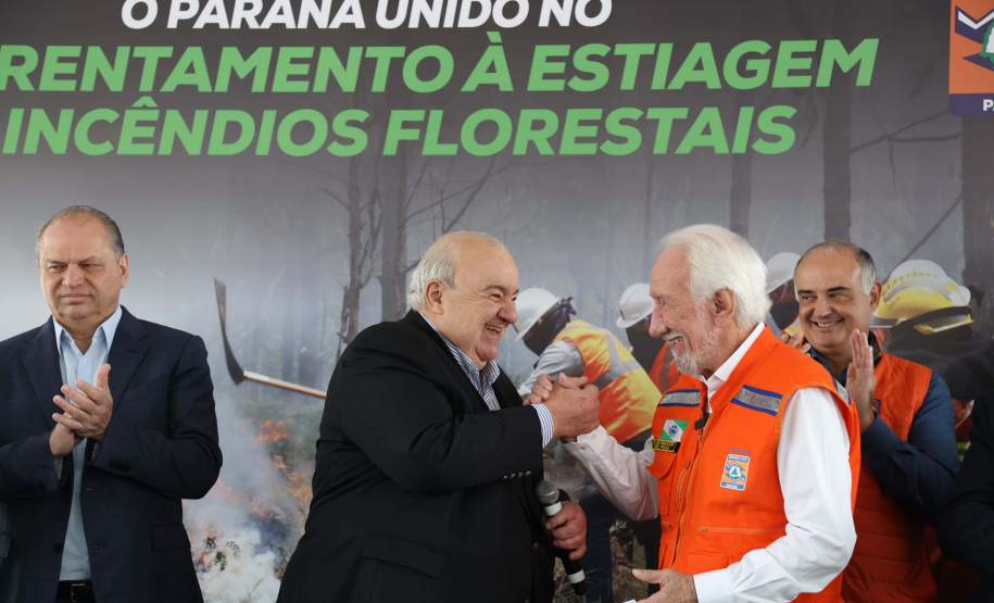 Resposta rápida: Estado entrega equipamentos a 100 municípios para combate a incêndios