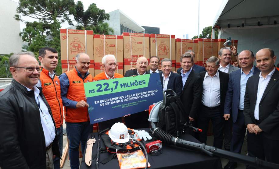 Resposta rápida: Estado entrega equipamentos a 100 municípios para combate a incêndios