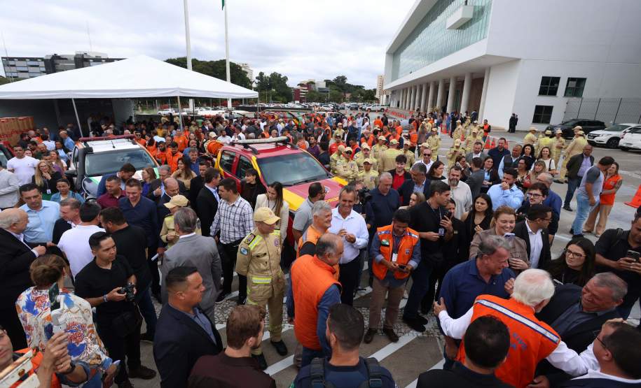 Resposta rápida: Estado entrega equipamentos a 100 municípios para combate a incêndios