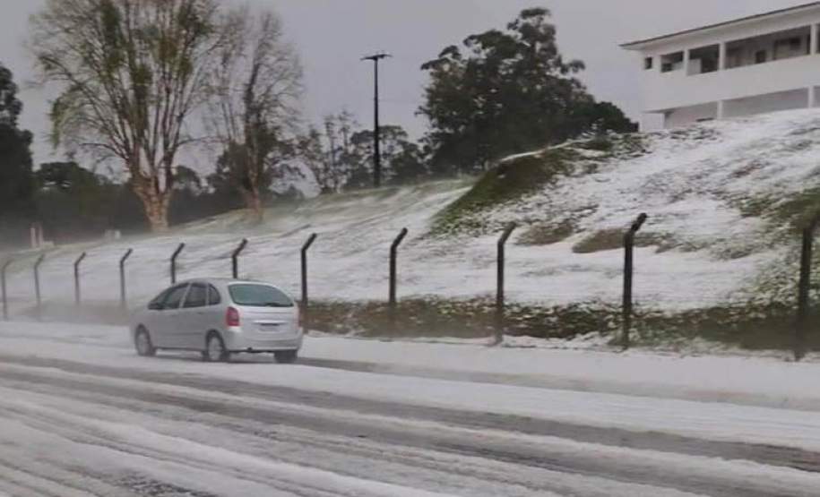 Granizo em Castro: com 600 casas danificadas, Estado auxilia município com ações emergenciais