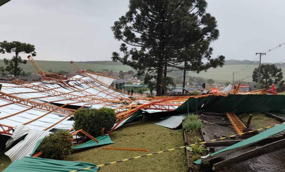 Defesa Civil atende municípios atingidos pelos temporais; ventos chegaram a 121 km/h