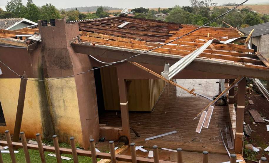 Defesa Civil atende municípios atingidos pelos temporais; ventos chegaram a 121 km/h