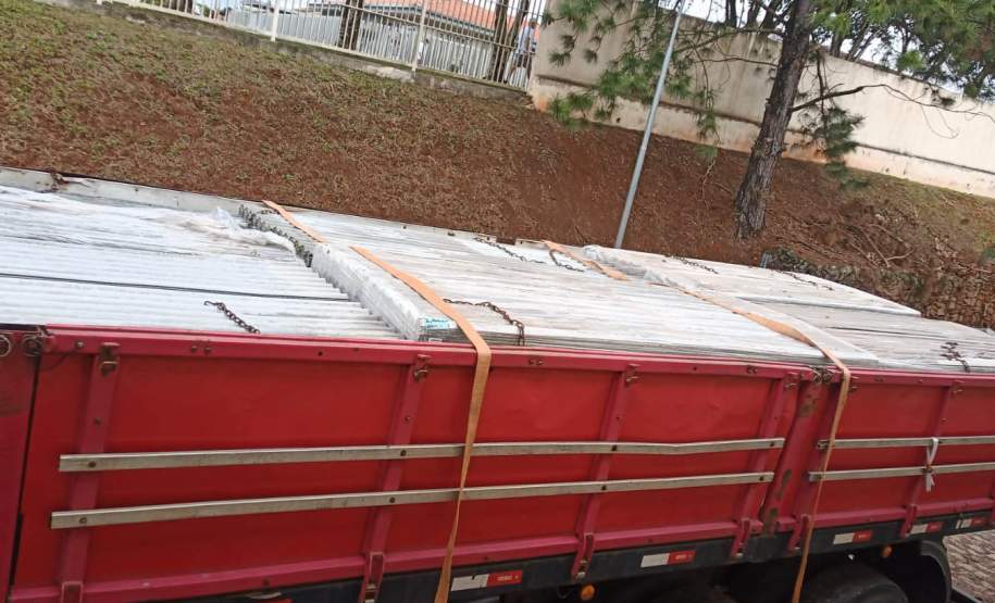 Defesa Civil envia ajuda humanitária para Santa Maria do Oeste e Dois Vizinhos