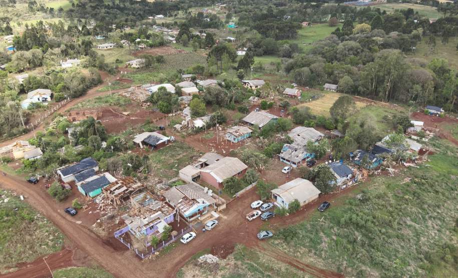 Defesa Civil envia ajuda humanitária para Santa Maria do Oeste e Dois Vizinhos