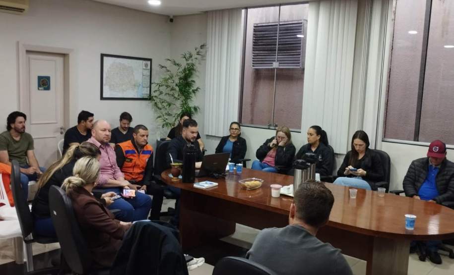 Defesa Civil envia ajuda humanitária para Santa Maria do Oeste e Dois Vizinhos