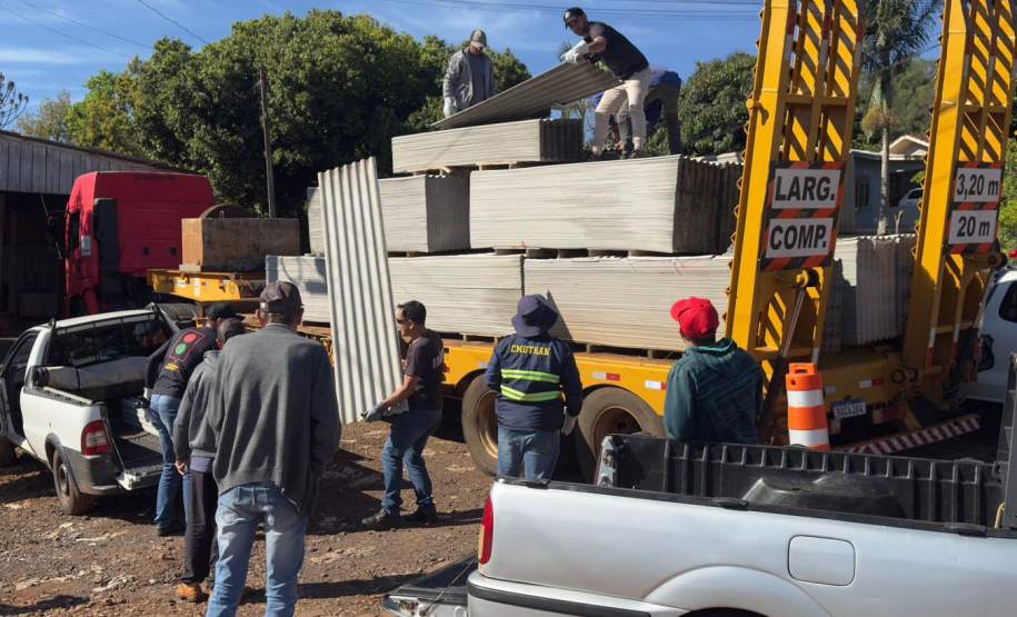 Defesa Civil envia ajuda humanitária para Santa Maria do Oeste e Dois Vizinhos