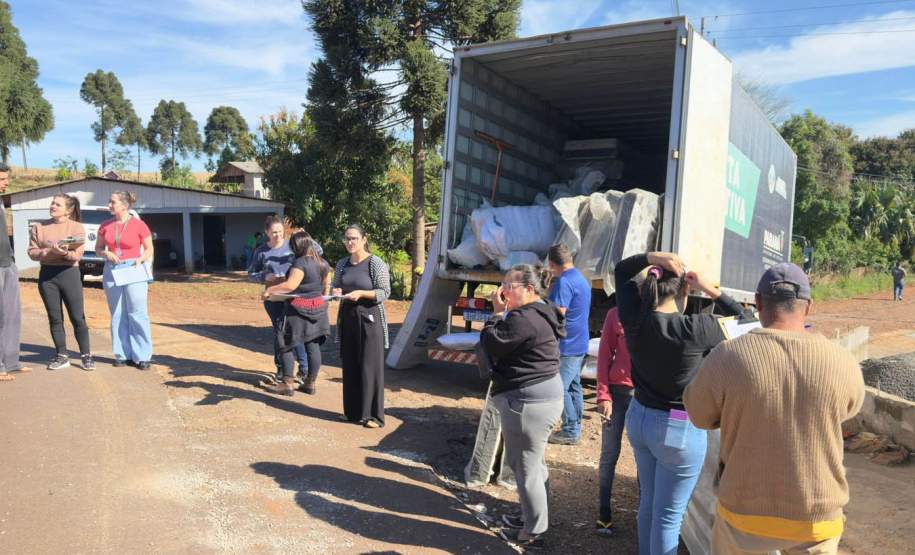 Defesa Civil envia ajuda humanitária para Santa Maria do Oeste e Dois Vizinhos