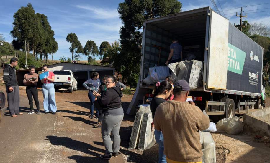 Defesa Civil envia ajuda humanitária para Santa Maria do Oeste e Dois Vizinhos