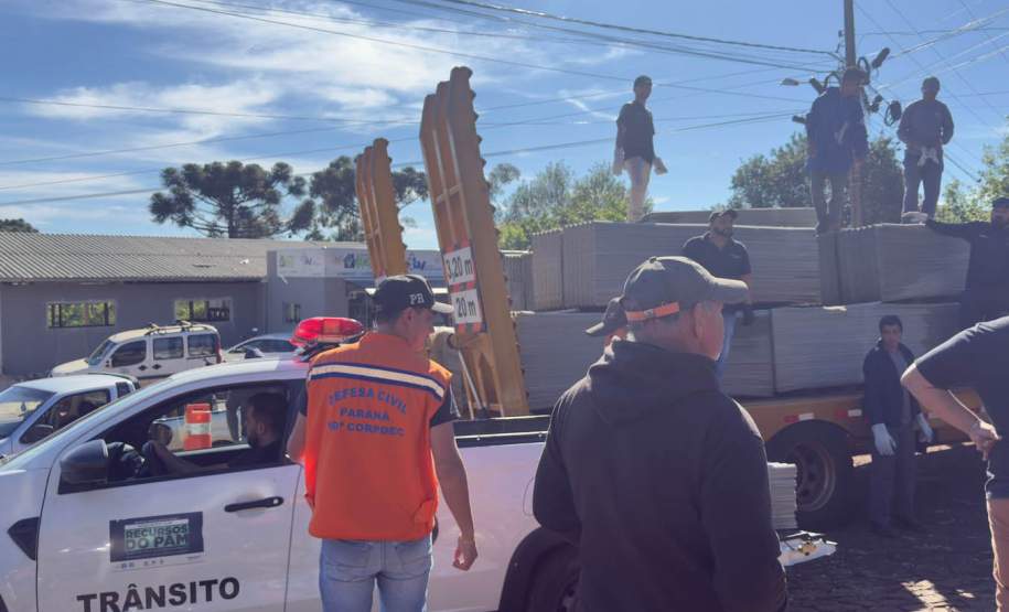 Defesa Civil envia ajuda humanitária para Santa Maria do Oeste e Dois Vizinhos