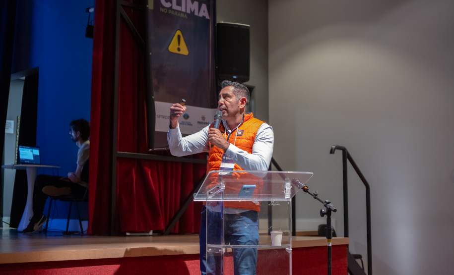 Conferência do Clima reúne prefeituras, apresenta dados meteorológicos e discute futuro