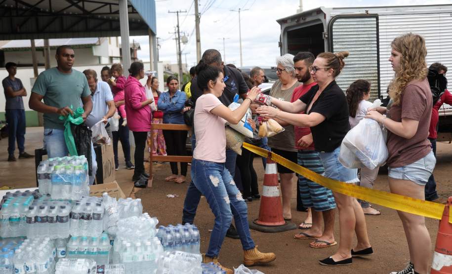 Em Rio Bonito do Iguaçu, Ratinho Junior anuncia força-tarefa para reconstrução das casas