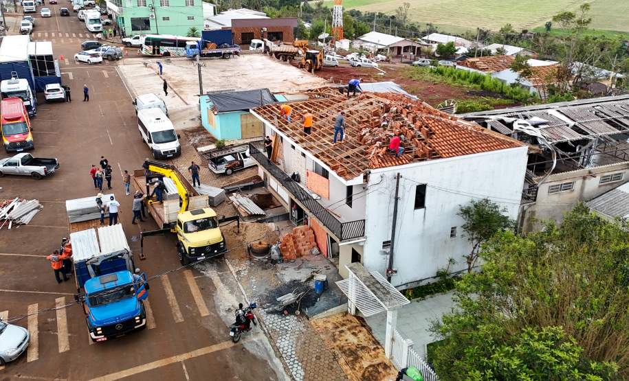 Após tornado, 70% dos imóveis de Rio Bonito do Iguaçu já receberam cobertura