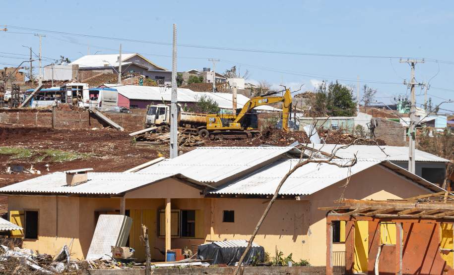 Cobertura das casas danificadas deve ser concluída neste fim de semana em Rio Bonito do Iguaçu