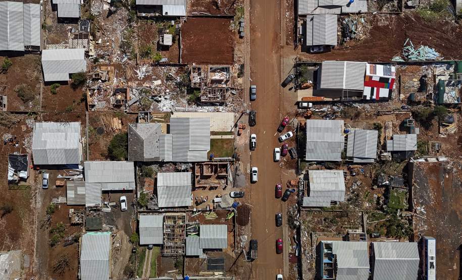 Cobertura das casas danificadas deve ser concluída neste fim de semana em Rio Bonito do Iguaçu