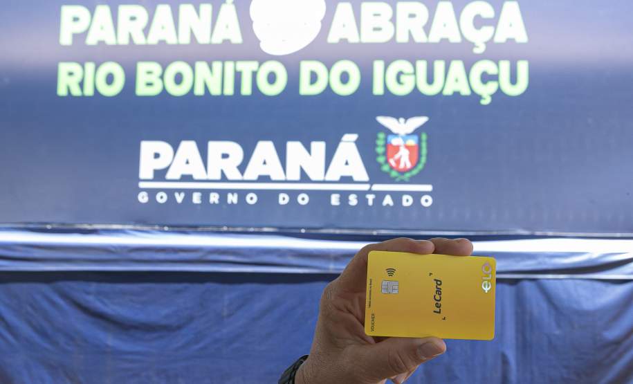 Estado entrega primeiros cartões de até R$ 50 mil para reconstrução de casas em Rio Bonito do Iguaçu