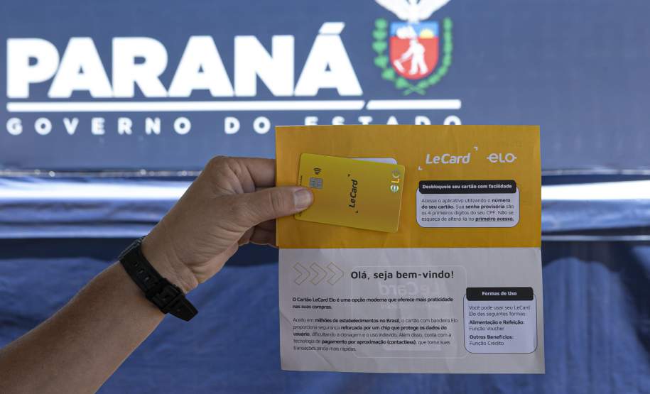 Estado entrega primeiros cartões de até R$ 50 mil para reconstrução de casas em Rio Bonito do Iguaçu