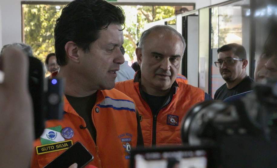 Estado entrega primeiros cartões de até R$ 50 mil para reconstrução de casas em Rio Bonito do Iguaçu