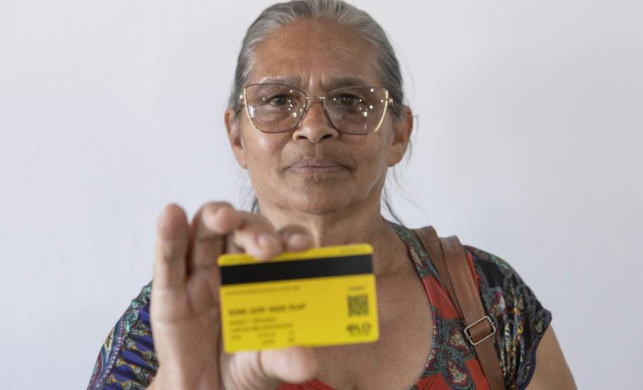 Estado entrega primeiros cartões de até R$ 50 mil para reconstrução de casas em Rio Bonito do Iguaçu