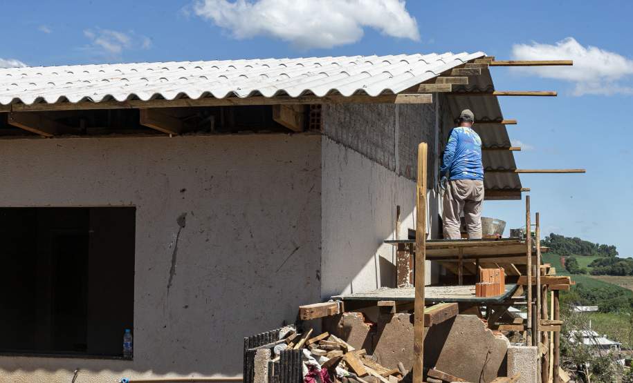 Cartão Reconstrução: como será o apoio do Estado aos atingidos pelo tornado em Rio Bonito do Iguaçu
