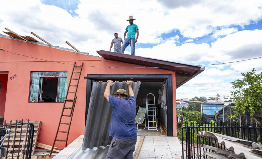 Histórias comoventes: moradores de Rio Bonito do Iguaçu começam a reconstruir a vida