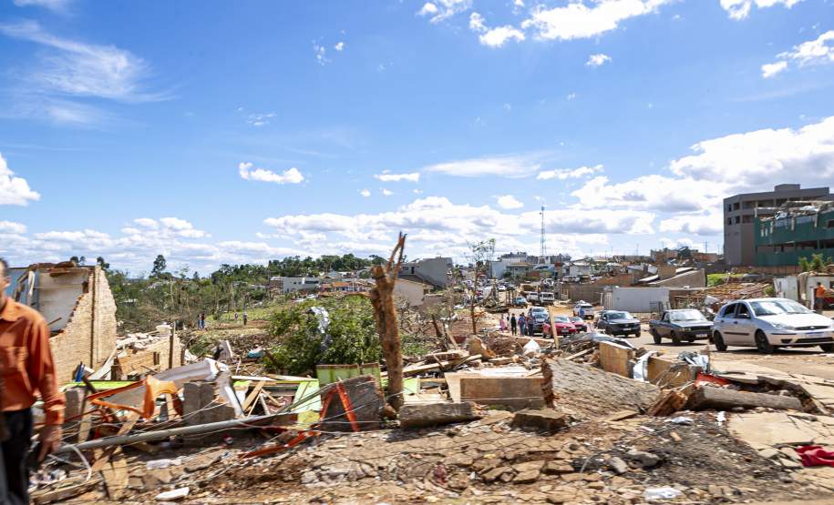 Histórias comoventes: moradores de Rio Bonito do Iguaçu começam a reconstruir a vida