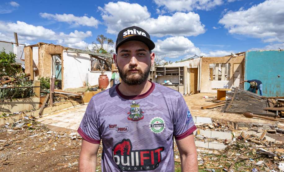 Histórias comoventes: moradores de Rio Bonito do Iguaçu começam a reconstruir a vida